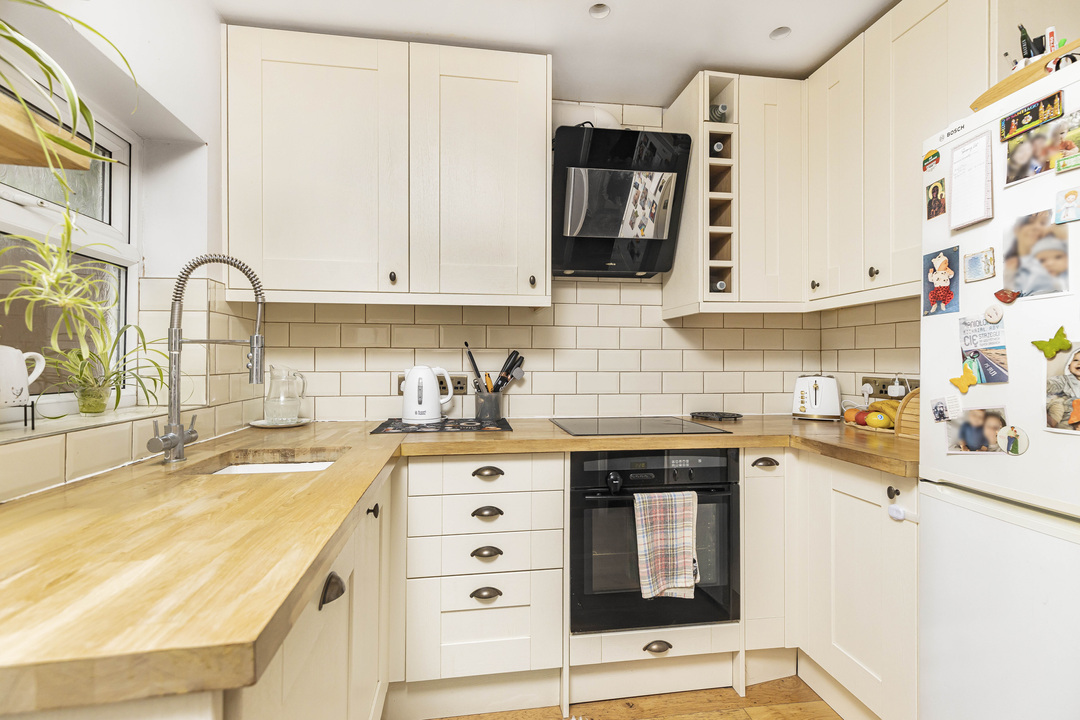 1 bed apartment for sale in Percy Road, South Norwood 1