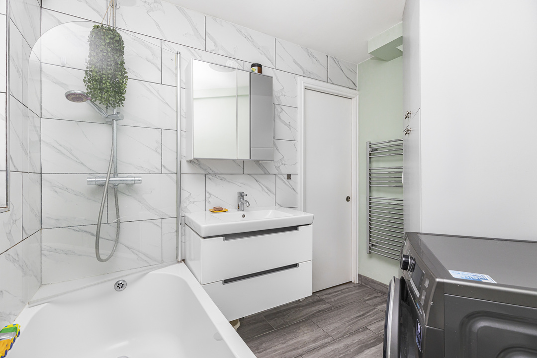 1 bed apartment for sale in Percy Road, London  - Property Image 5