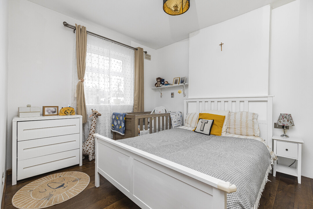 1 bed apartment for sale in Percy Road, London  - Property Image 4