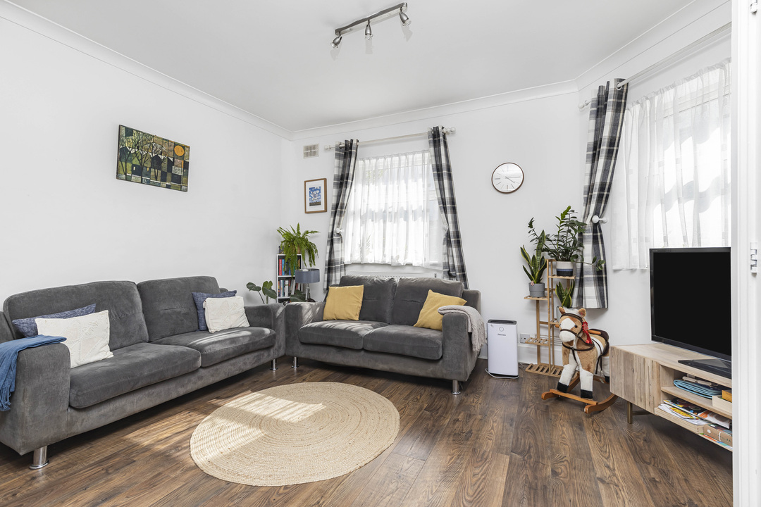 1 bed apartment for sale in Percy Road, South Norwood 5