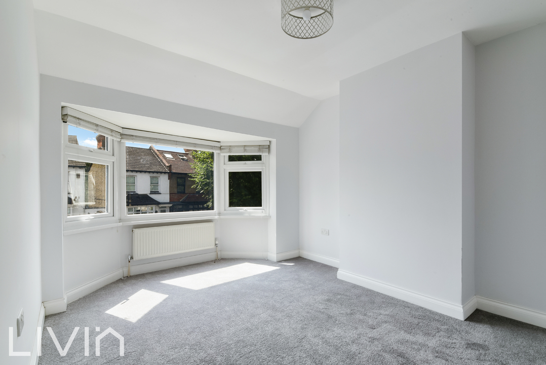 3 bed terraced house to rent in Morland Road, Croydon 6