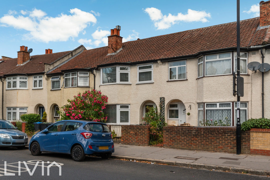 3 bed terraced house to rent in Morland Road, Croydon 11