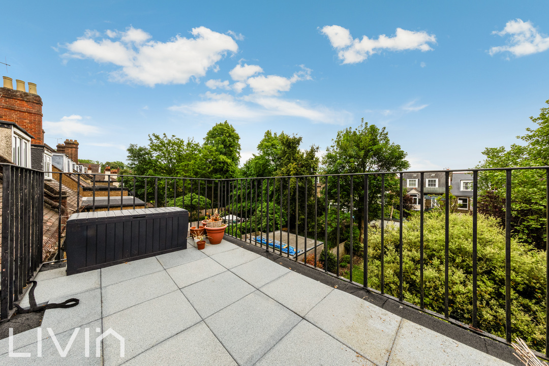 2 bed apartment to rent in Beech House Road, Croydon 11