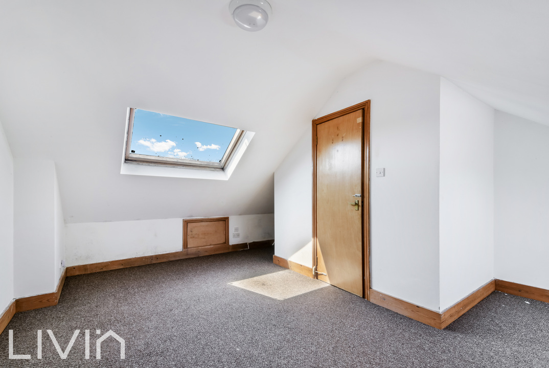 2 bed apartment for sale in Arundel Road, Croydon 3