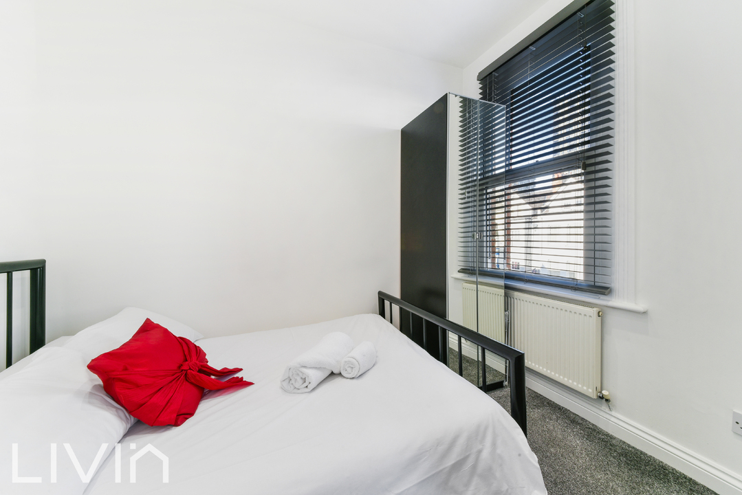 1 bed apartment for sale in Woodstock Road, Croydon 4