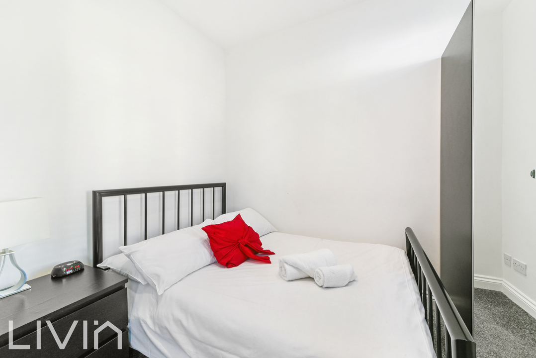 1 bed apartment for sale in Woodstock Road, Croydon 5