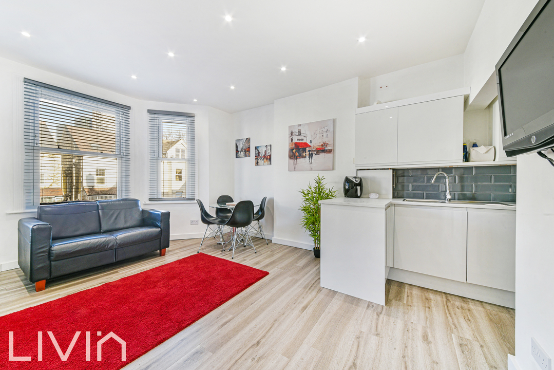 1 bed apartment for sale in Woodstock Road, Croydon  - Property Image 1