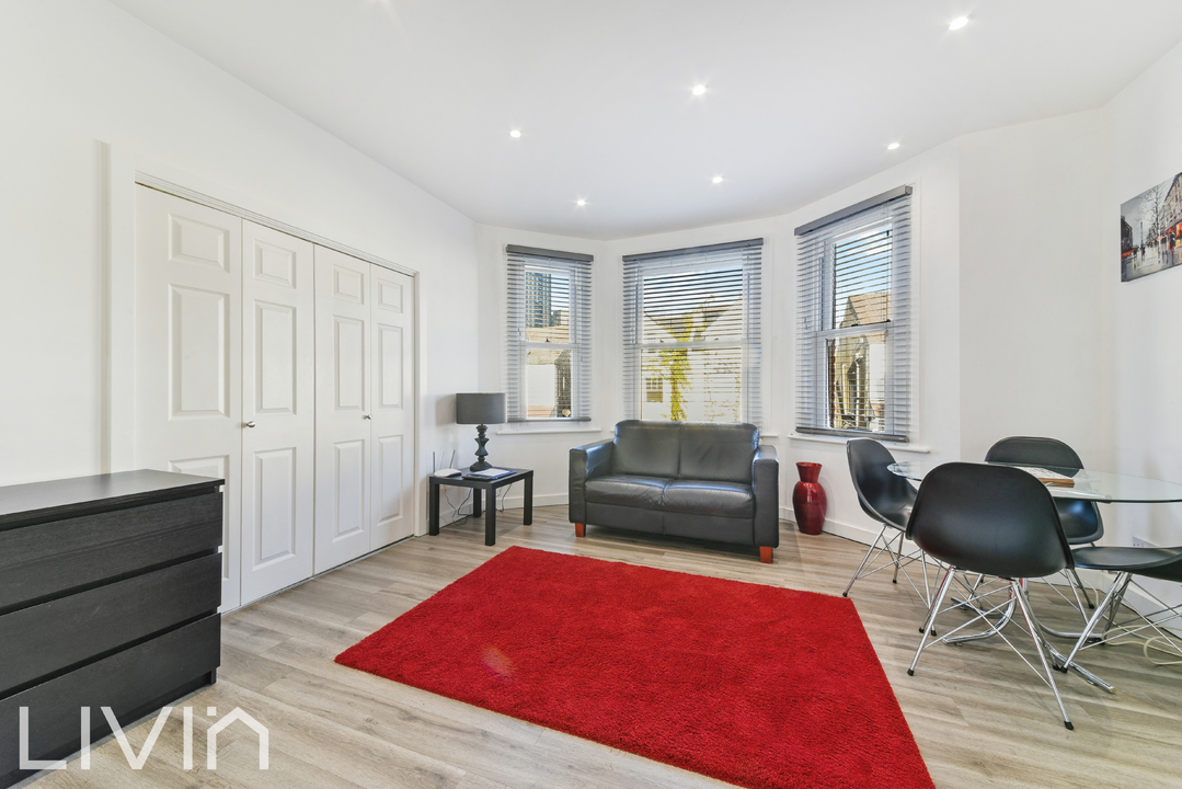 1 bed apartment for sale in Woodstock Road, Croydon 2