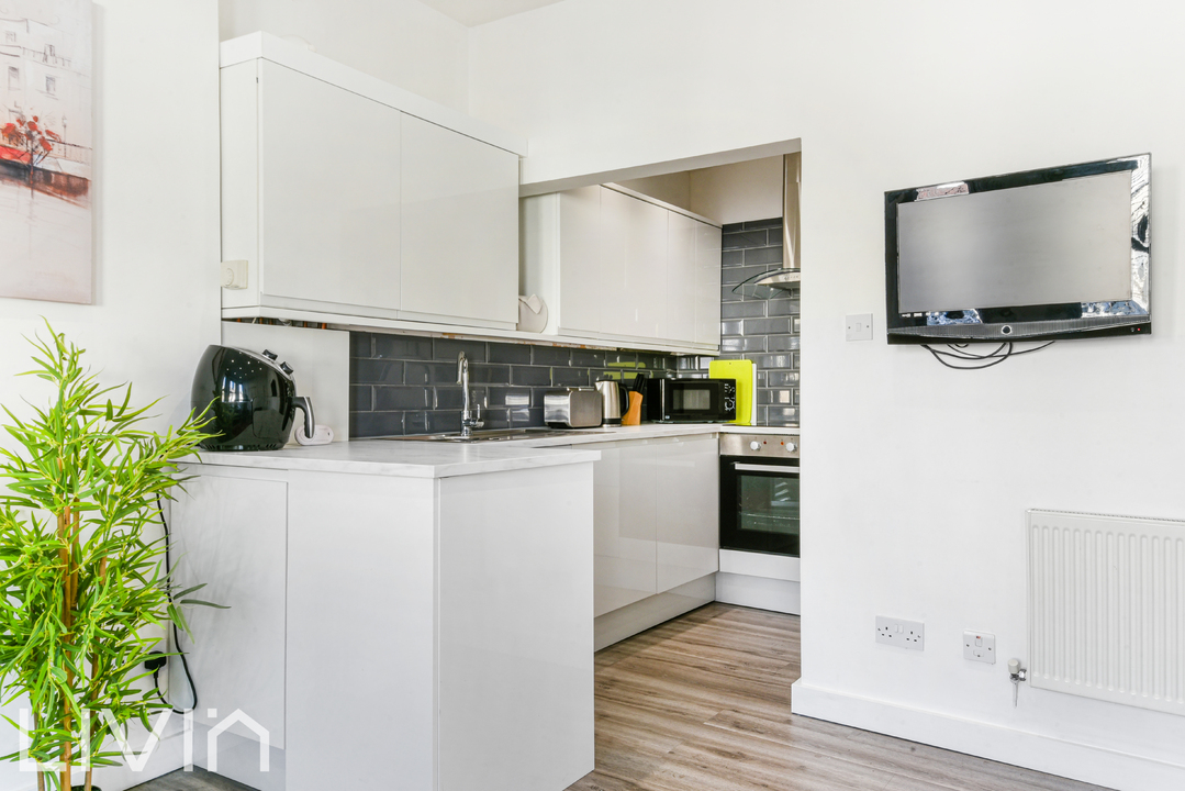 1 bed apartment for sale in Woodstock Road, Croydon 3