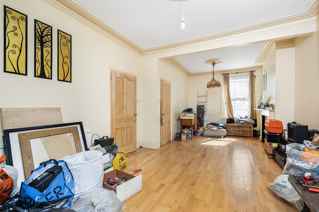 3 bed terraced house for sale in Selkirk Road, London 3