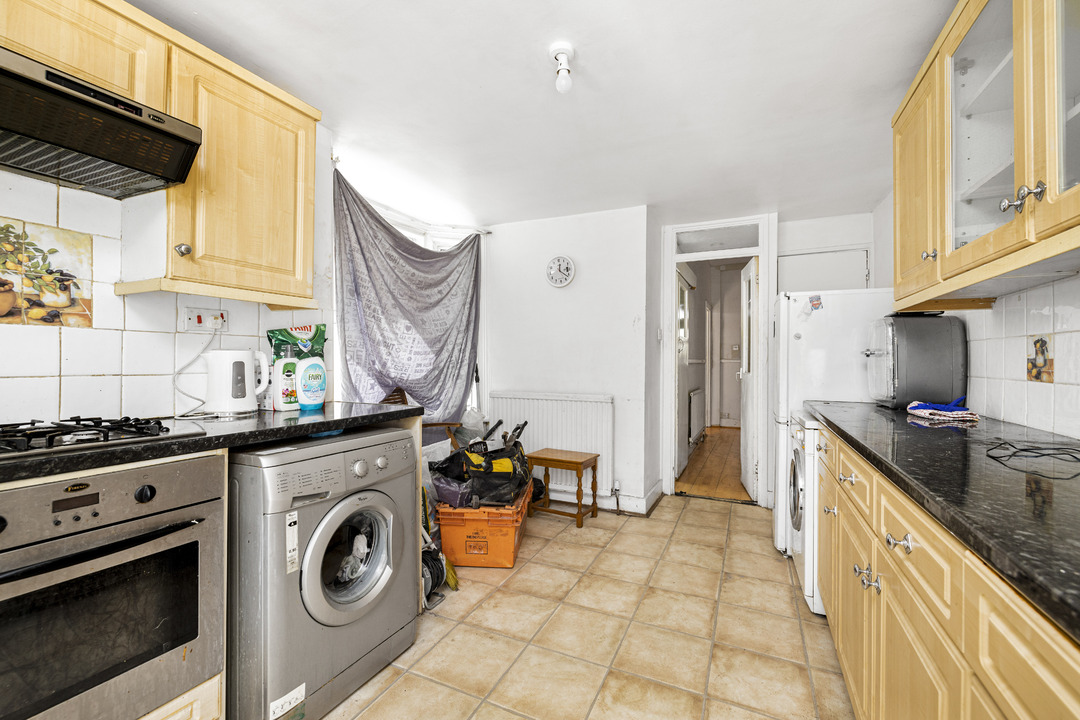 3 bed terraced house for sale in Selkirk Road, London  - Property Image 8
