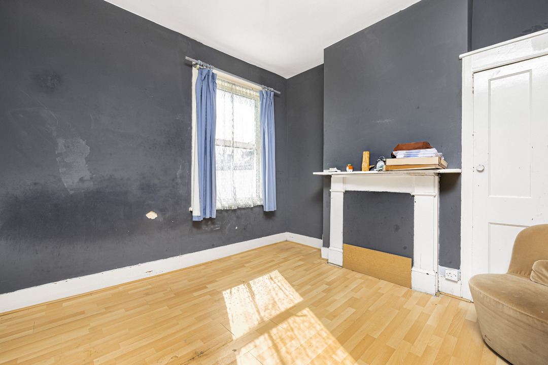 3 bed terraced house for sale in Selkirk Road, London  - Property Image 13