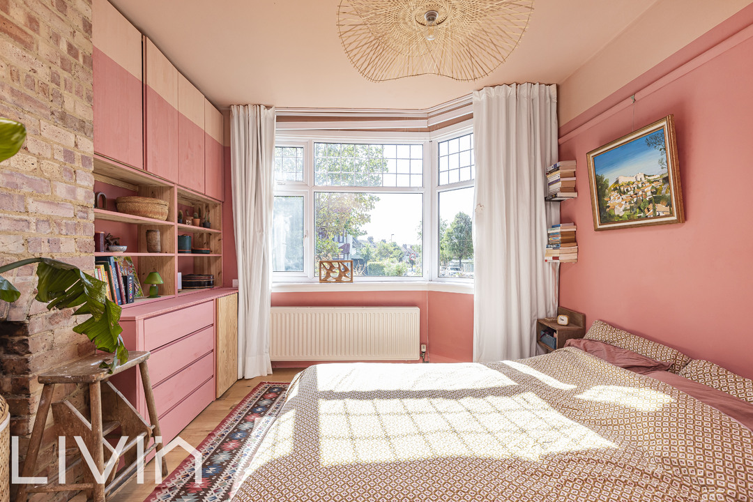 2 bed maisonette for sale in The Gardens, London 14