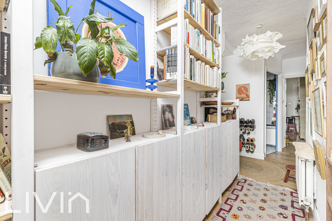 2 bed maisonette for sale in The Gardens, London 16