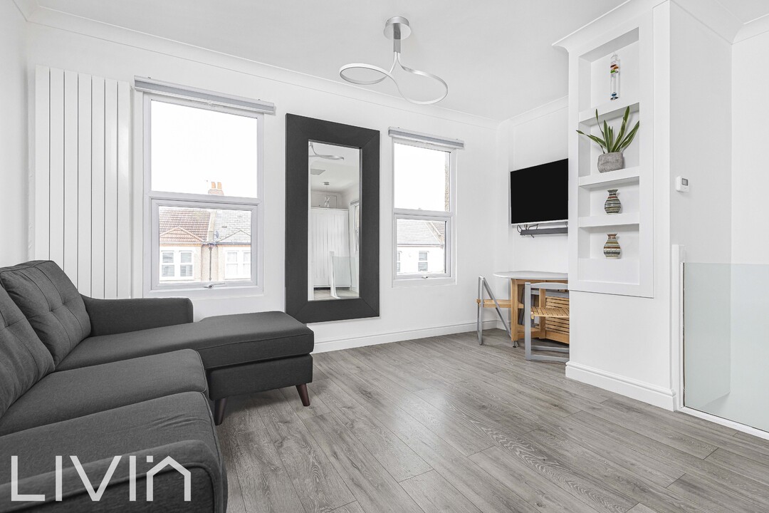 1 bed apartment for sale in Dartnell Road, Croydon  - Property Image 1