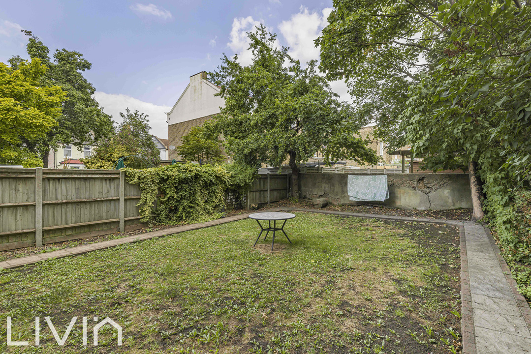 2 bed apartment for sale in Longley Road, London 1