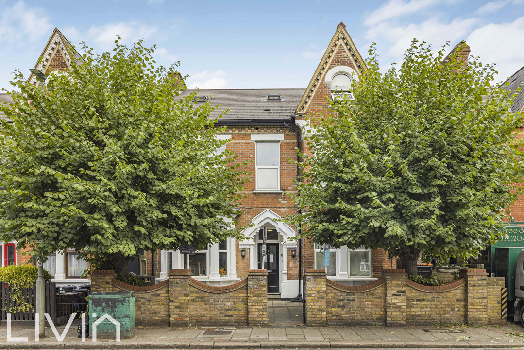 2 bed apartment for sale in Longley Road, London 4