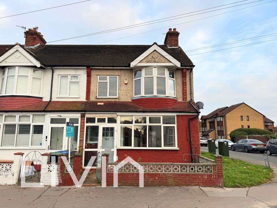 3 bed end of terrace house to rent in Beckford Road, Croydon  - Property Image 1