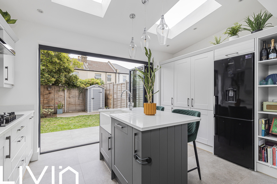 3 bed terraced house for sale in Percy Road, London 4