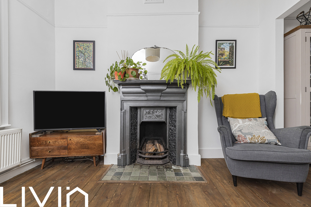 3 bed terraced house for sale in Percy Road, London 10