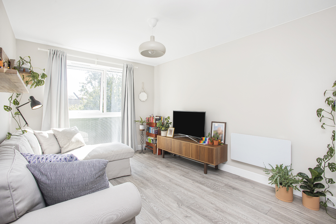 2 bed apartment for sale in Palace Court, Thornton Heath - Property Image 1