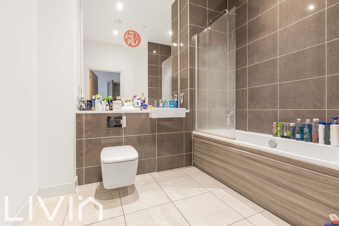 1 bed apartment for sale in Cherry Orchard Road, Croydon 1