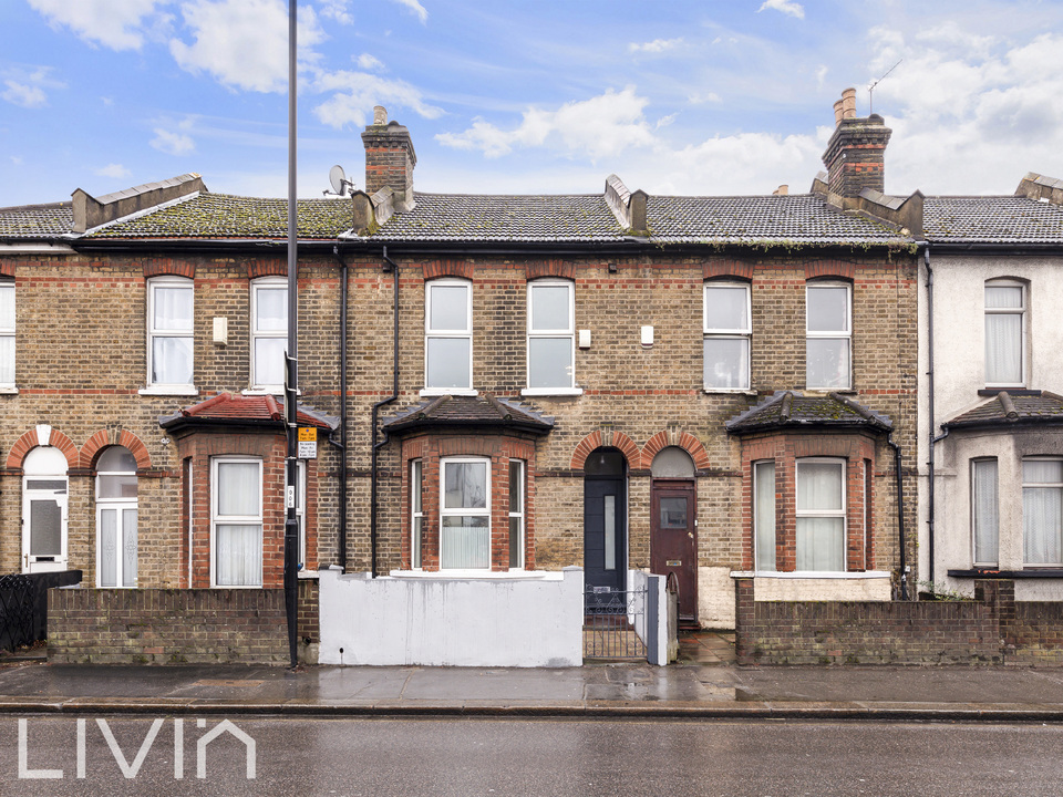 3 bed terraced house for sale in Mitcham Road, Croydon  - Property Image 1