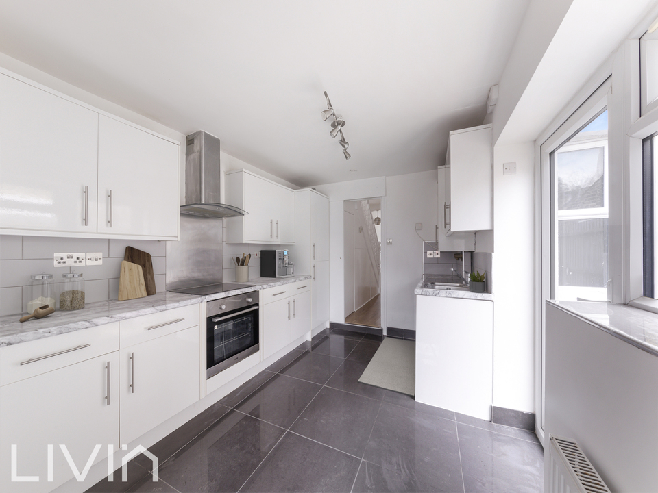 3 bed terraced house for sale in Mitcham Road, Croydon  - Property Image 5