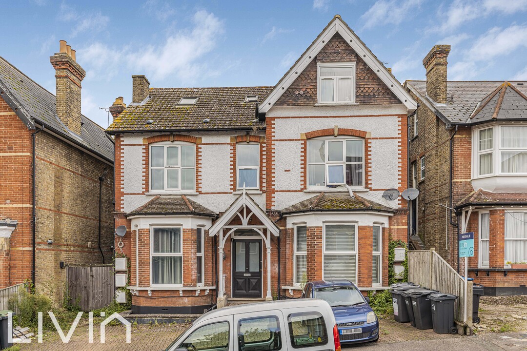 1 bed apartment for sale in Campden Road, South Croydon  - Property Image 1