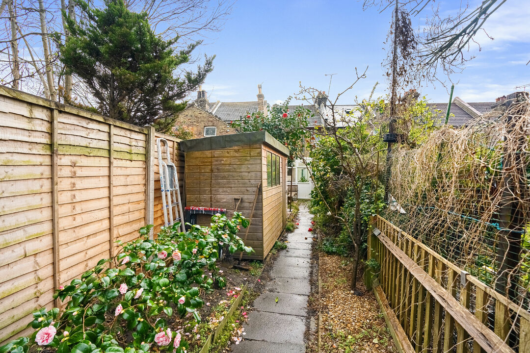 2 bed end of terrace house for sale in Ainsworth Road, Croydon 7