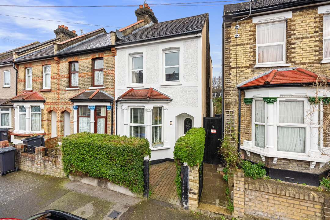 2 bed end of terrace house for sale in Ainsworth Road, Croydon  - Property Image 1