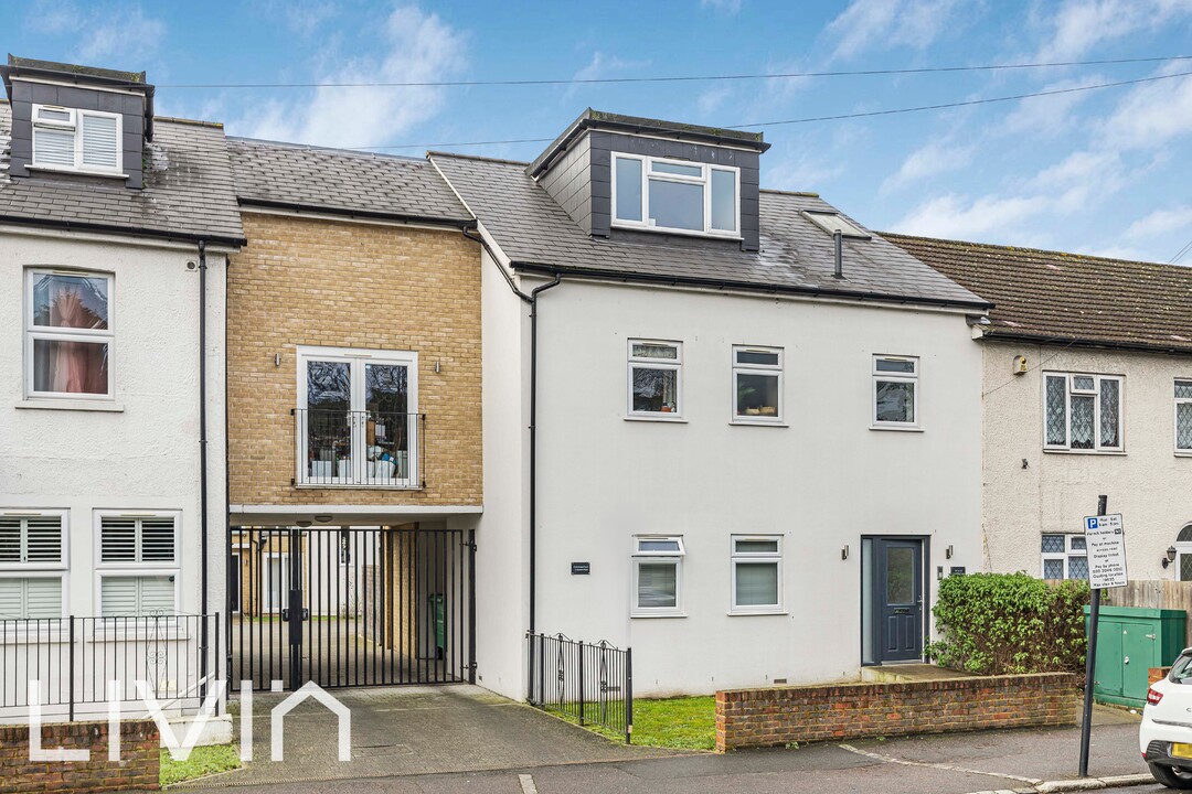 3 bed apartment to rent in Canmore Court, Croydon, CR0