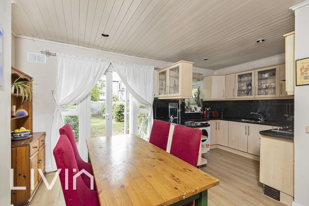 4 bed terraced house for sale in St. Olaves Walk, London  - Property Image 4