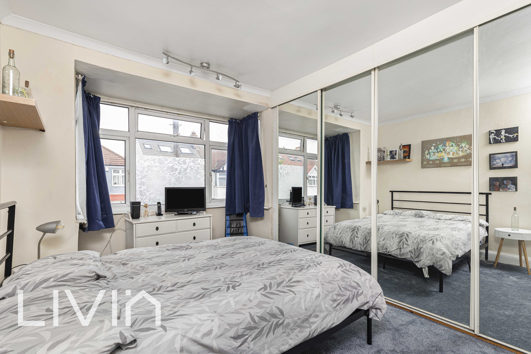 4 bed terraced house for sale in St. Olaves Walk, London  - Property Image 16