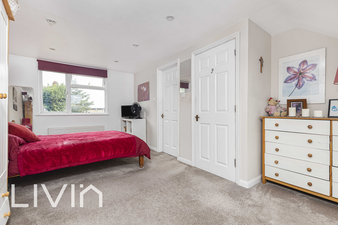 4 bed terraced house for sale in St. Olaves Walk, London  - Property Image 9