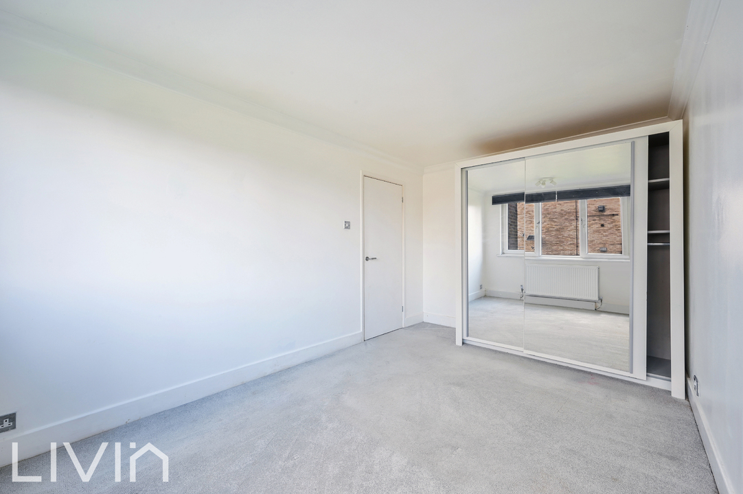 2 bed apartment for sale in Bramley Hill, South Croydon 4