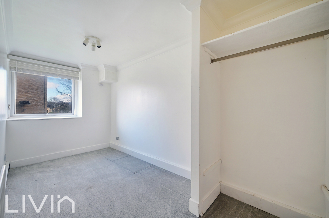 2 bed apartment for sale in Bramley Hill, South Croydon 5