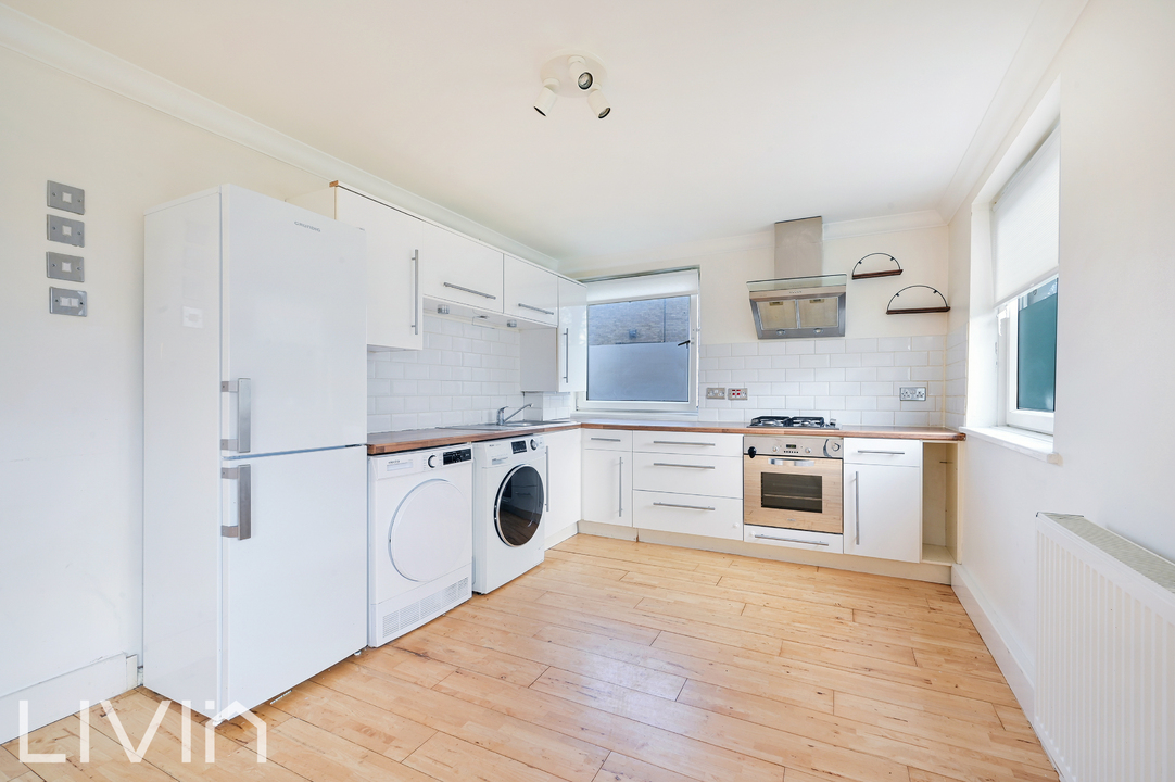 2 bed apartment for sale in Bramley Hill, South Croydon 2