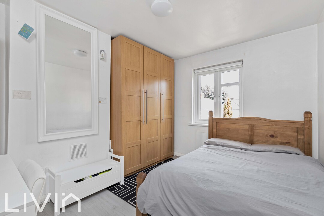 3 bed end of terrace house for sale in Old Town, Croydon  - Property Image 12