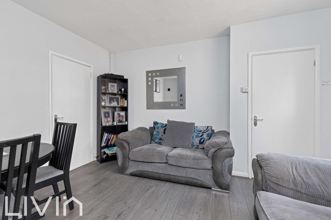 3 bed end of terrace house for sale in Old Town, Croydon  - Property Image 4