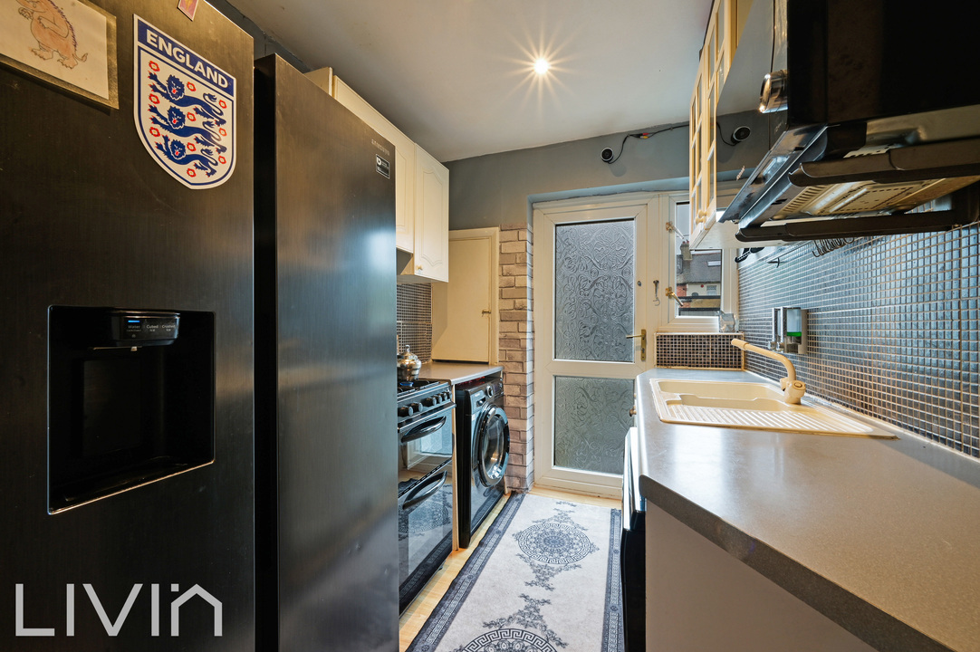 3 bed terraced house for sale in Alderton Road, Croydon  - Property Image 6