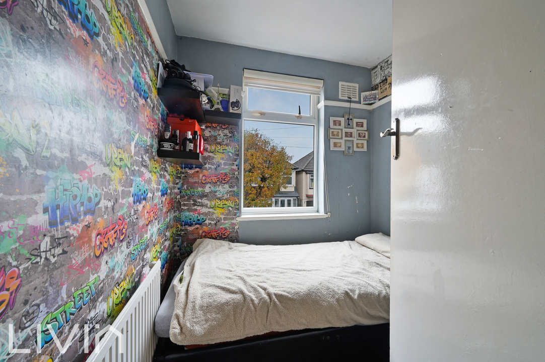 3 bed terraced house for sale in Alderton Road, Croydon 10