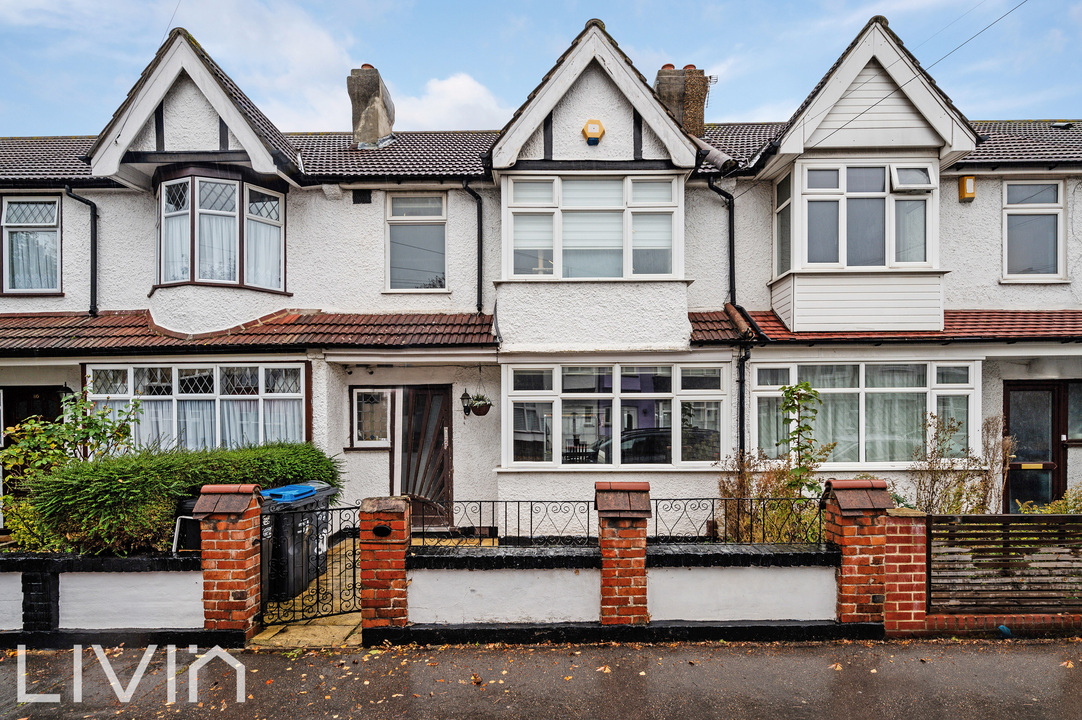 3 bed terraced house for sale in Alderton Road, Croydon - Property Image 1
