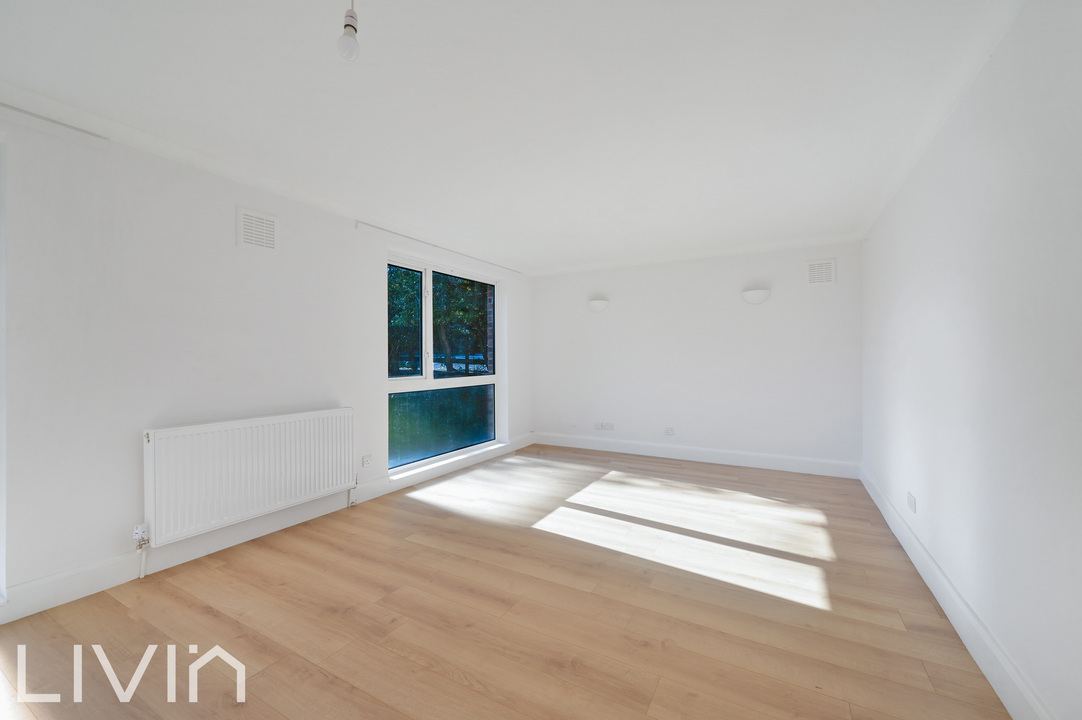 2 bed apartment for sale in Warham Road, South Croydon 2