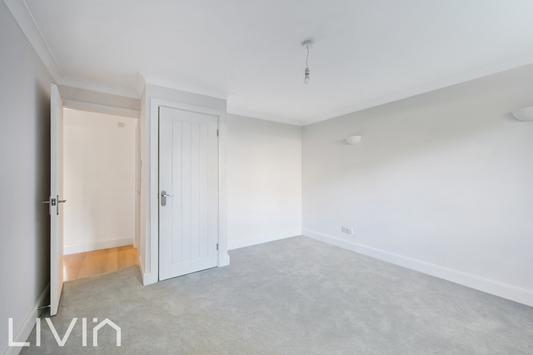 2 bed apartment for sale in Warham Road, South Croydon 9