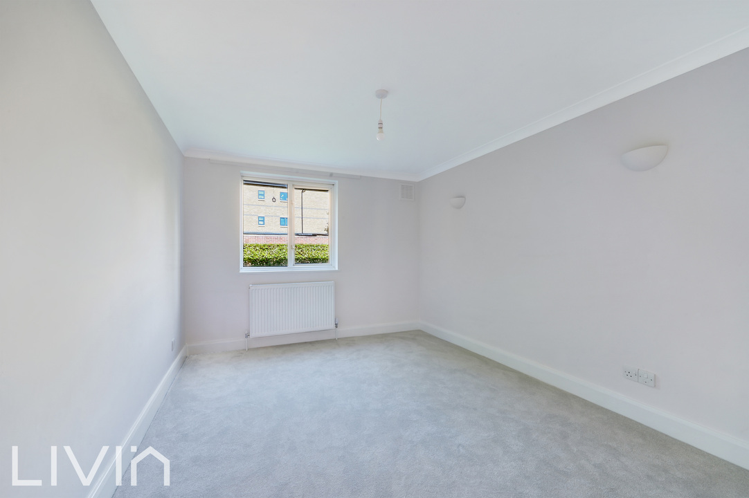 2 bed apartment for sale in Warham Road, South Croydon 5