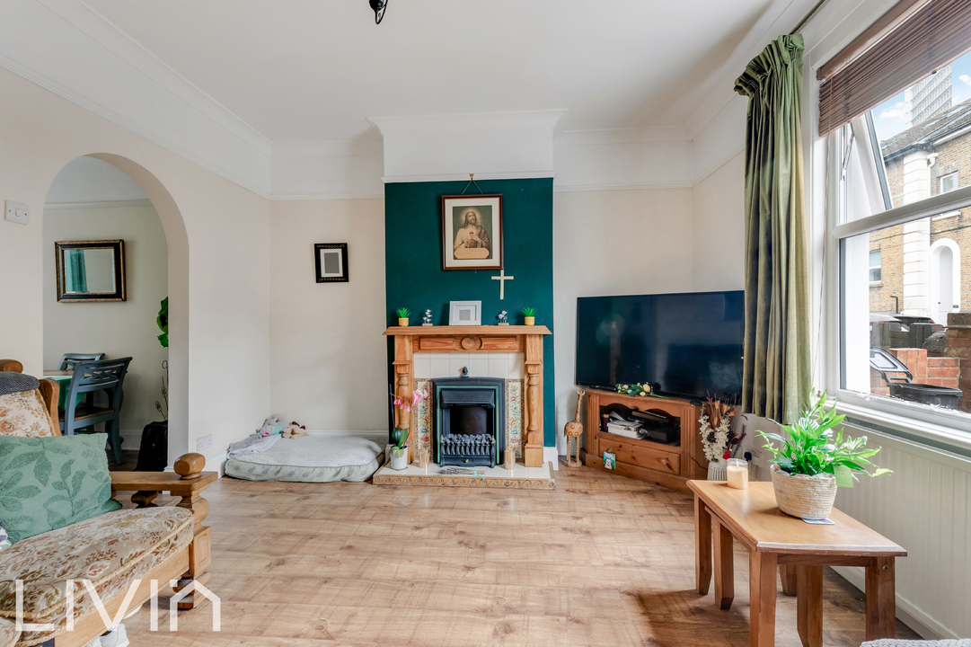 3 bed end of terrace house for sale in Laud Street, Croydon  - Property Image 3