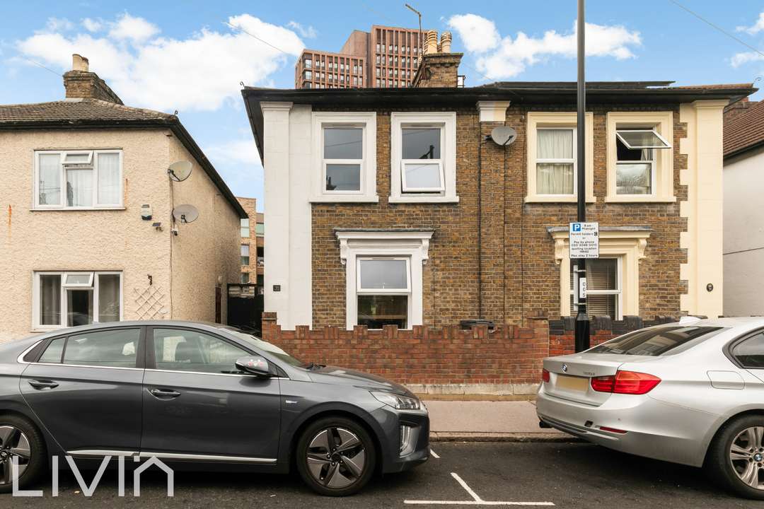 3 bed end of terrace house for sale in Laud Street, Croydon  - Property Image 1