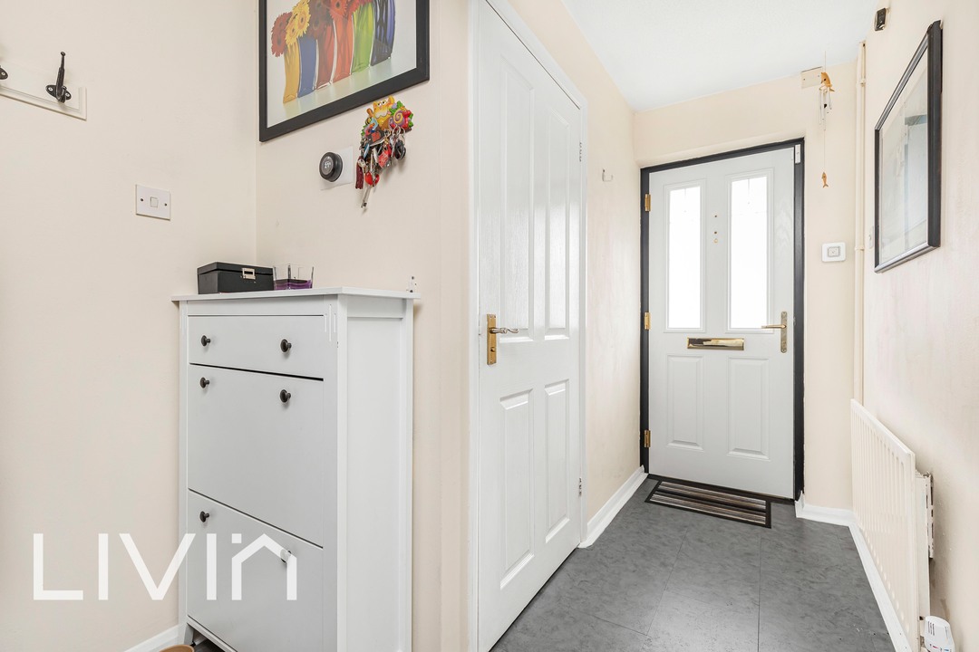 3 bed house for sale in Adams Way, Croydon  - Property Image 3