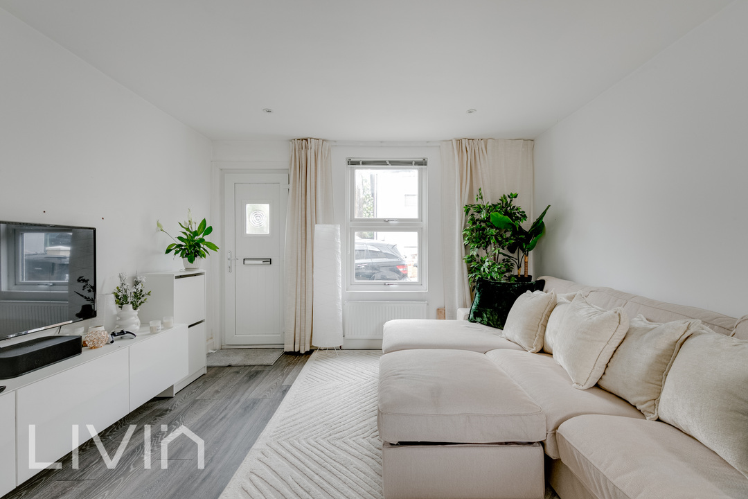 2 bed end of terrace house for sale in Queen Street, CROYDON 4